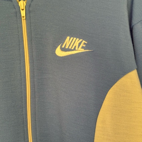 Vintage Y2K NIKE BLUE TAG SWEATER - Picture 2 of 6